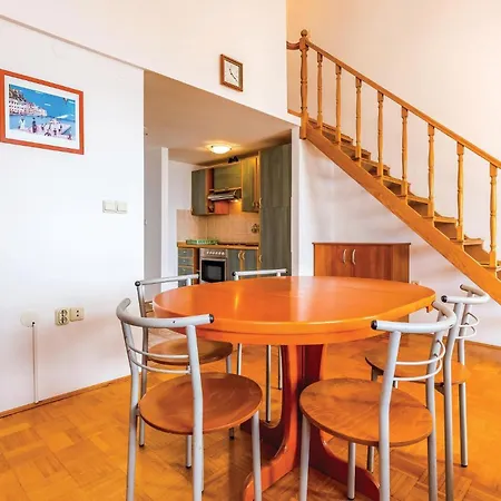 Awesome In With House Sea View
